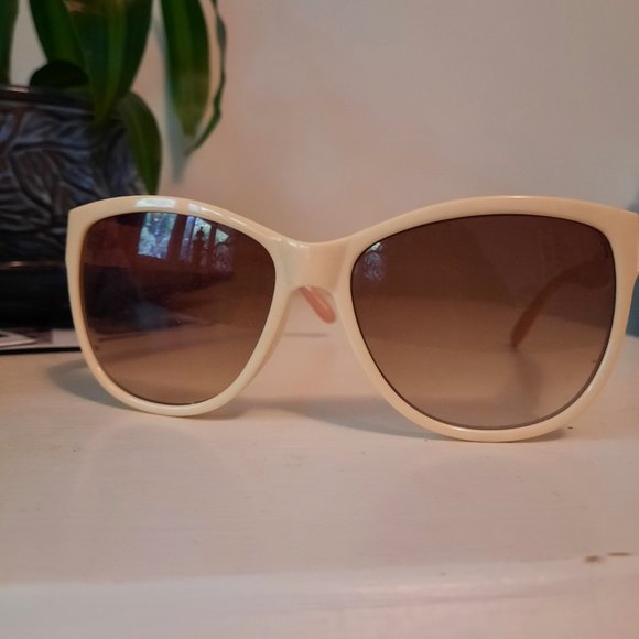 H&M Pink Sunglasses - Picture 1 of 3